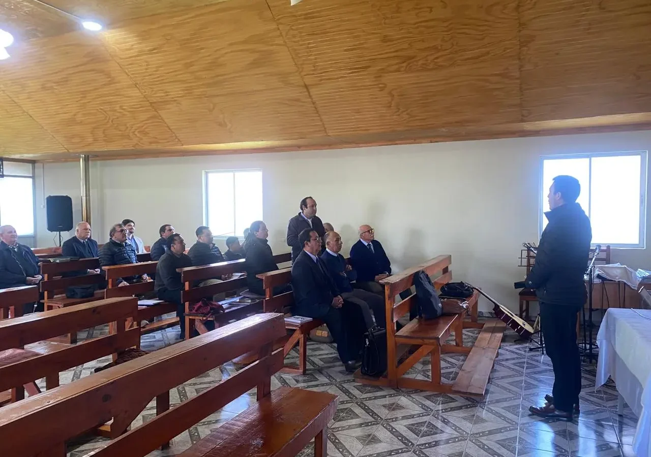Departamento de Evangelismo y Misiones visita Segundo Distrito